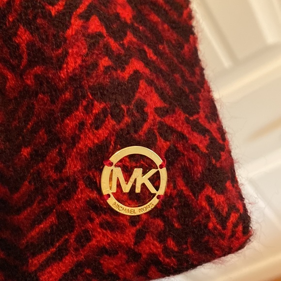 Micheal Kors Printed Scarf - Picture 3 of 4